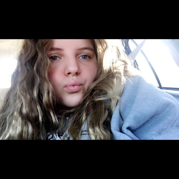 Meet your Posher, Abby - Picture 1 of 1